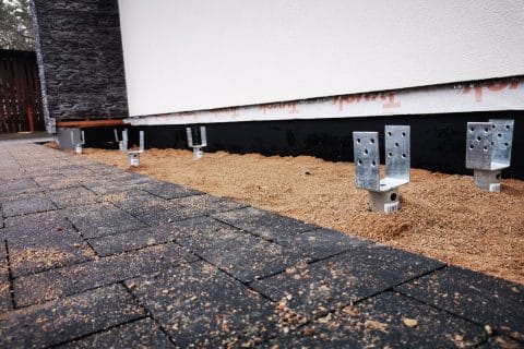 Sraigtiniai-pamatai-betoniniai-pamatai-montavimas-kieme-terasos-irengimas-2
